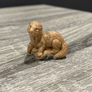 Vintage | Red Rose Tea Wade Whimsies: Otter - Collectable Figurine